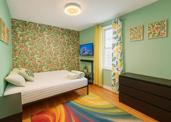 Tropical Style Room